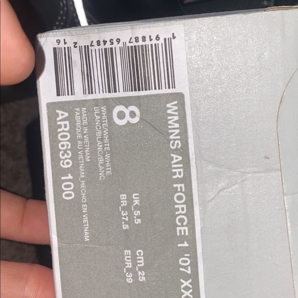 Nike Airforce 1s Star Detail - Picture 2 of 4